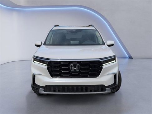 New 2025 Honda Pilot Touring image 12
