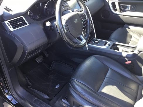 Used 2018 Land Rover Discovery Sport HSE image 19