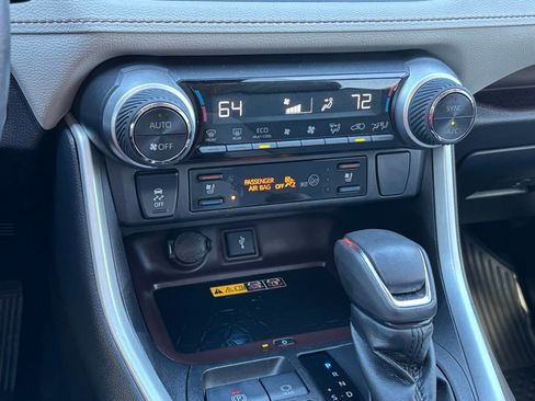 Used 2022 Toyota RAV4 Limited image 24