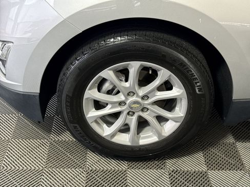 Used 2021 Chevrolet Equinox LS FWD image 12