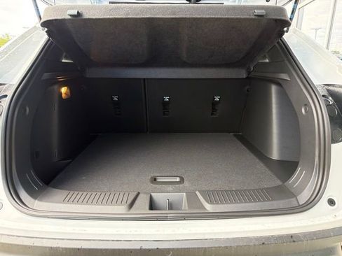 New 2026 Chevrolet Trax RS w/ Sunroof Package FWD image 7