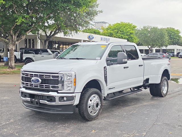 Certified 2025 Ford F450 XLT AWD/4WD image 3