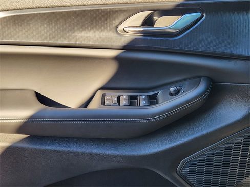 New 2025 Jeep Grand Cherokee Altitude image 15