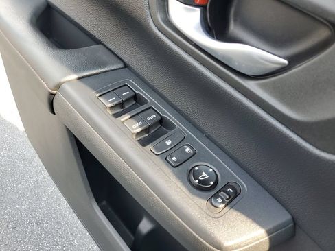 Used 2023 Honda CR-V Sport image 30