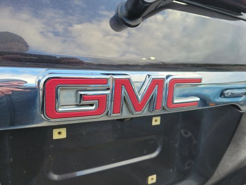 Used 2018 GMC Acadia SLT image 10