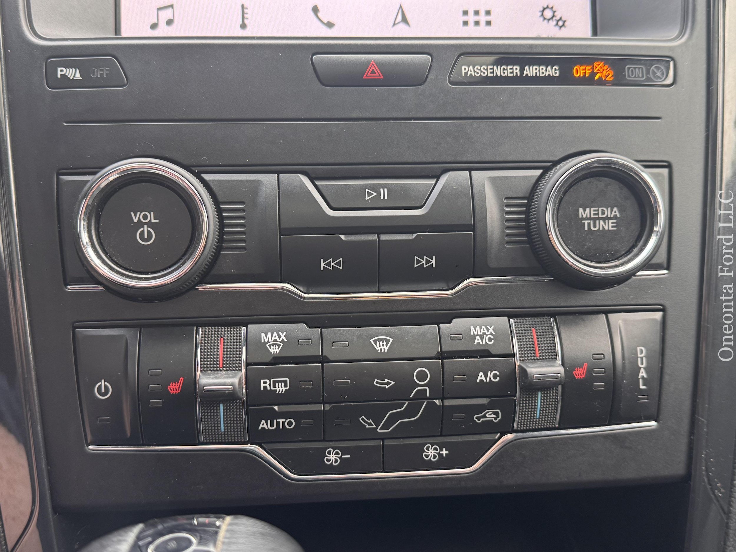 Used 2019 Ford Explorer XLT w/ Equipment Group 202A AWD/4WD image 20