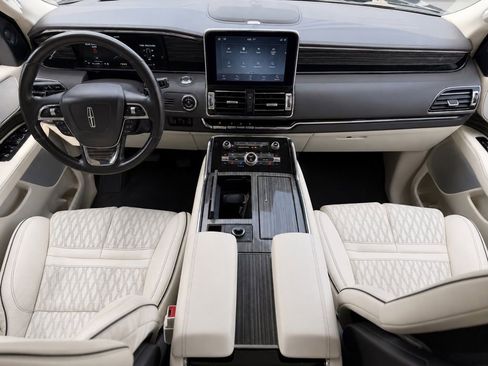 Used 2020 Lincoln Navigator Black Label w/ Cargo Convenience Package AWD/4WD image 43