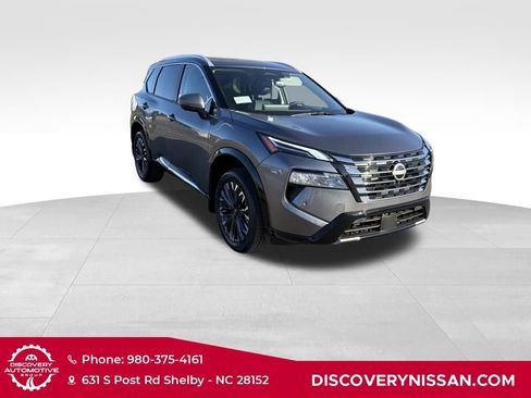 New 2026 Nissan Rogue Platinum w/ Tech Package AWD/4WD image 4