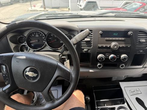 Used 2007 Chevrolet Silverado 2500 W/T AWD/4WD image 8