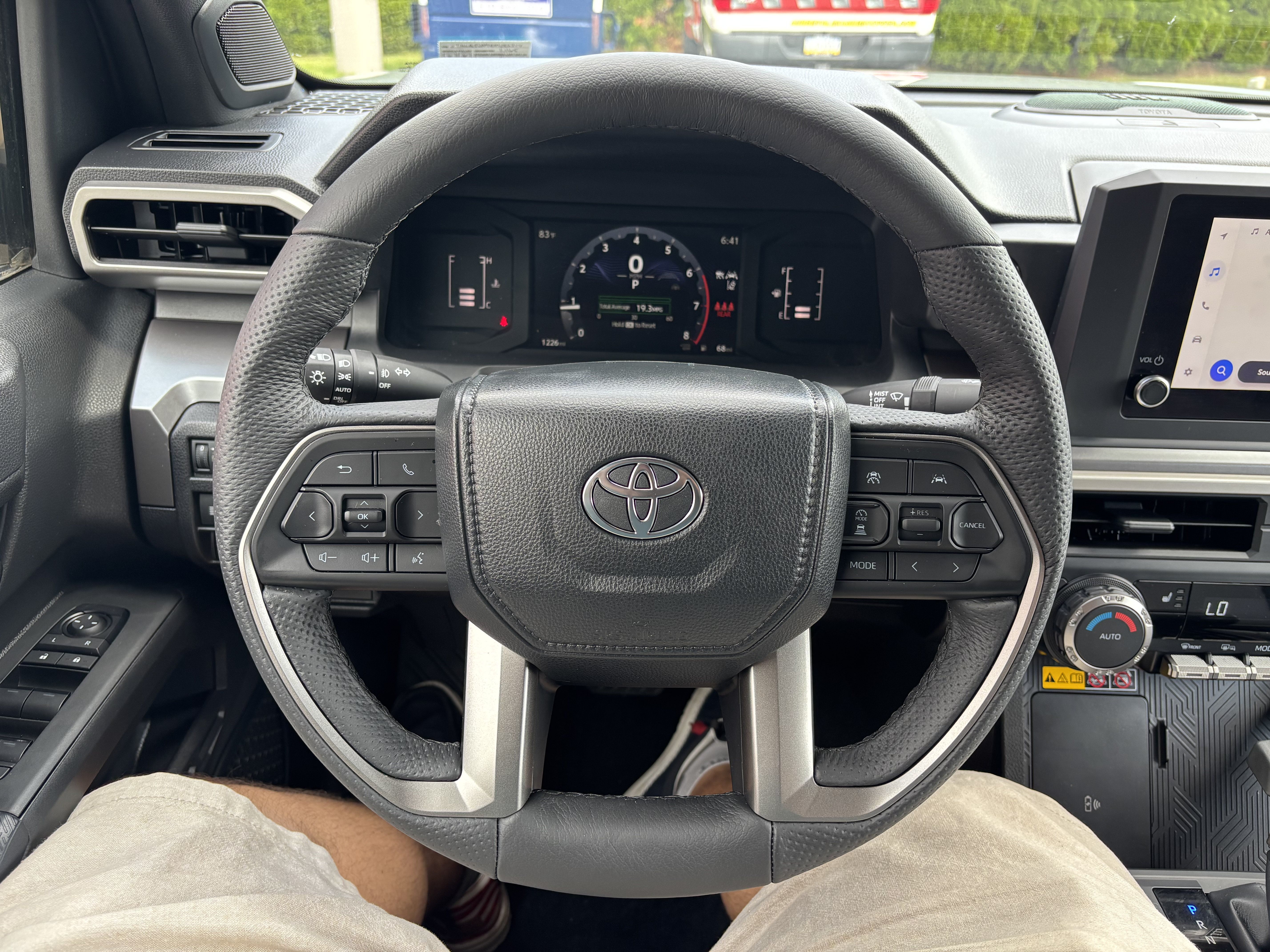 Used 2024 Toyota Tacoma SR5 AWD/4WD image 17