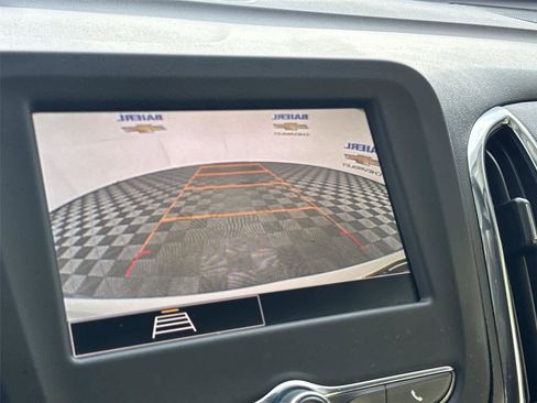 Used 2023 Chevrolet Equinox LT image 17