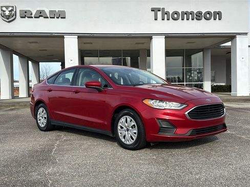 Used 2020 Ford Fusion S image 2