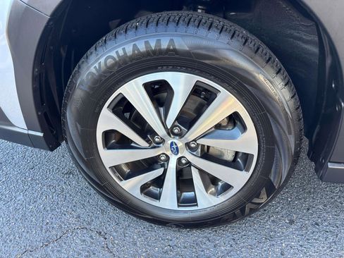 Used 2025 Subaru Outback Premium image 8