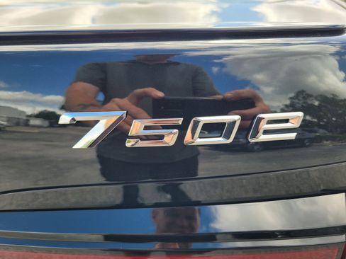 New 2026 BMW 750e xDrive w/ Executive Package image 14