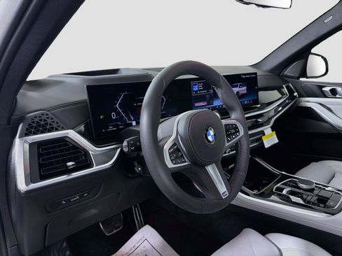New 2026 BMW X5 xDrive40i w/ M Sport Package AWD/4WD image 9