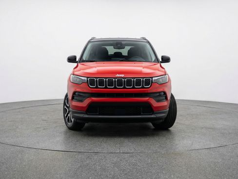 Used 2025 Jeep Compass Limited image 2