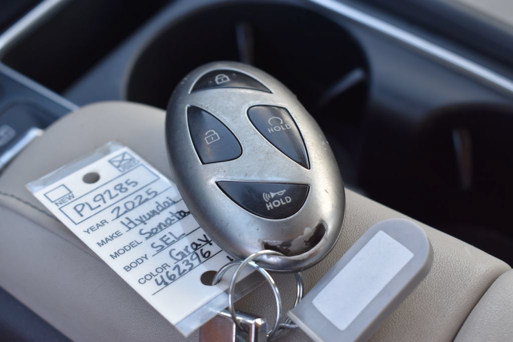 Used 2025 Hyundai Sonata SEL FWD image 13