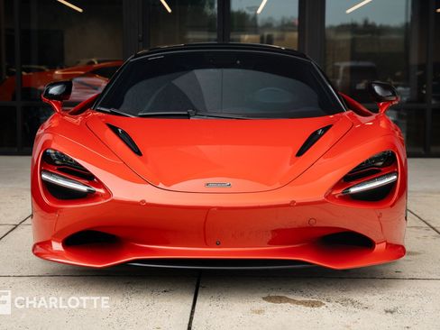 Used 2025 McLaren 750S Spider RWD image 5