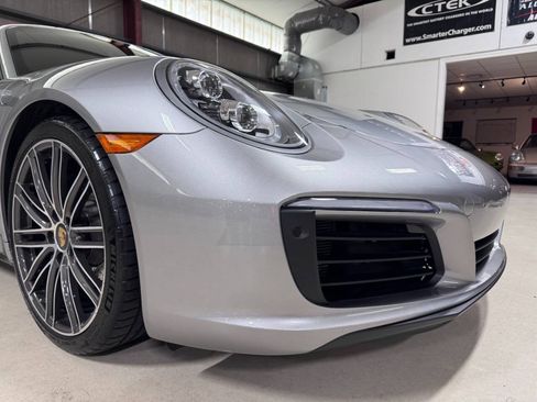 Used 2018 Porsche 911 Carrera 4 AWD/4WD image 23