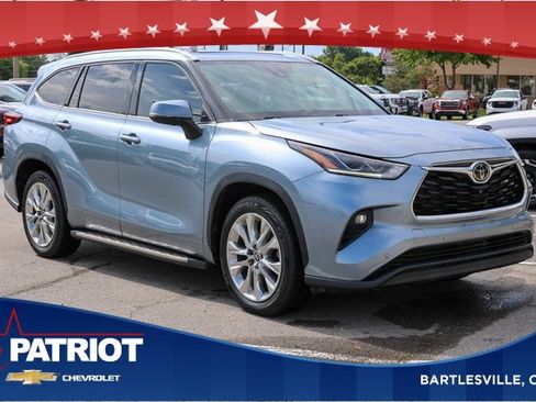 Used 2021 Toyota Highlander Limited image 1