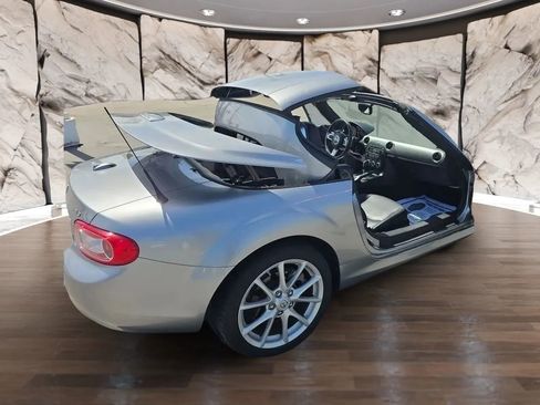Used 2011 MAZDA MX-5 Miata Grand Touring w/ Premium Pkg RWD image 32