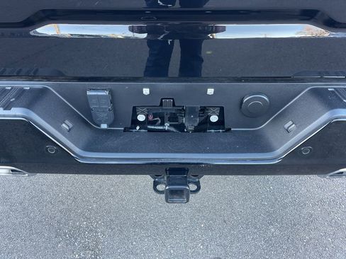 Used 2024 GMC Sierra 1500 AT4 w/ Technology Package image 34