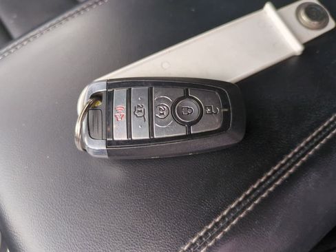 Used 2022 Ford Explorer XLT w/ Equipment Group 202A image 34