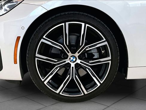 Used 2023 BMW 230i Coupe w/ Premium Package RWD image 9