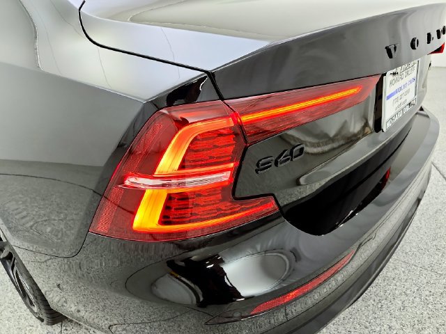 Certified 2024 Volvo S60 B5 Plus w/ Climate Package AWD/4WD image 32