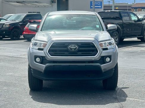 Used 2019 Toyota Tacoma SR5 AWD/4WD image 11