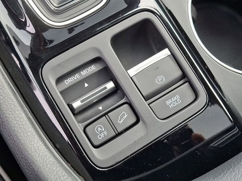 Used 2025 Honda Pilot Elite image 26