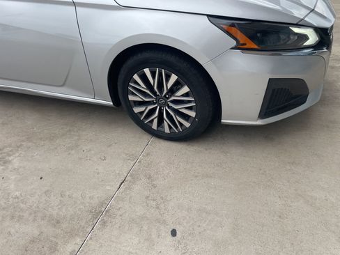 Used 2024 Nissan Altima 2.5 SV FWD image 5