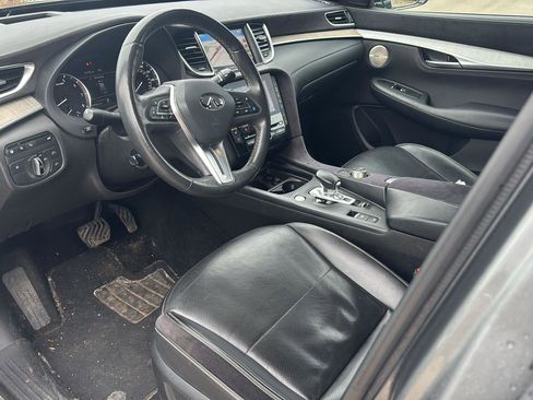Used 2019 INFINITI QX50 Essential w/ Sensory Package image 12