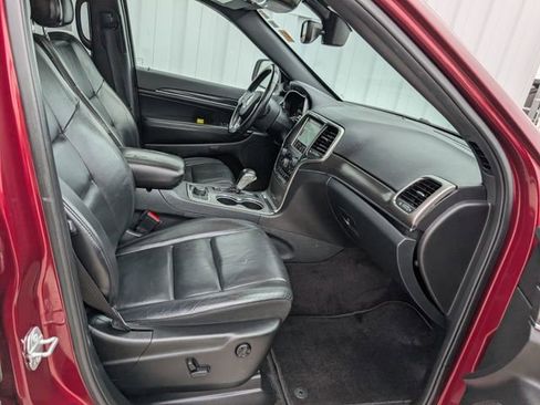 Used 2018 Jeep Grand Cherokee Limited image 31