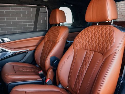 Certified 2025 BMW X7 M60i image 19