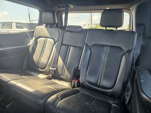 Used 2022 Jeep Wagoneer Series III w/ Premium Group I AWD/4WD image 15