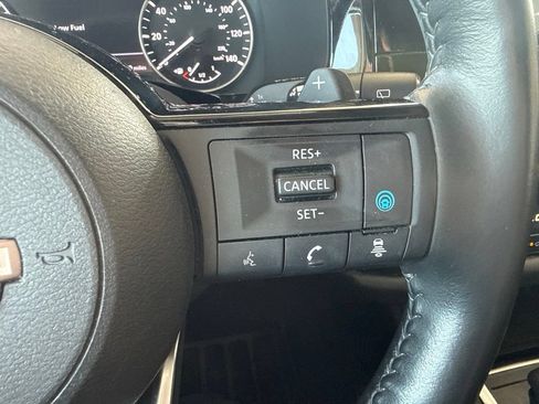 Used 2023 Nissan Pathfinder SL w/ Lighting Package (N92) AWD/4WD image 17