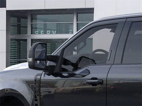 New 2025 Ford F250 XLT w/ Black Appearance Package image 20