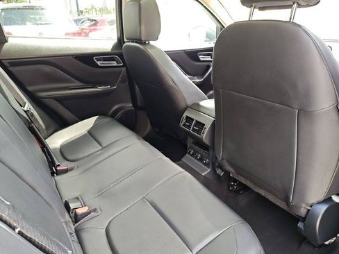 Used 2019 Jaguar F-PACE AWD/4WD image 41
