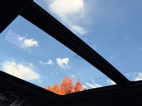 Used 2024 Jeep Grand Cherokee L Overland w/ Trailer Tow Package image 27