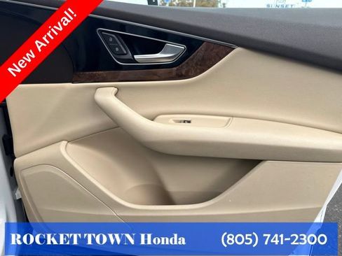 Used 2017 Audi Q7 3.0T Premium Plus w/ Premium Plus Package AWD/4WD image 10