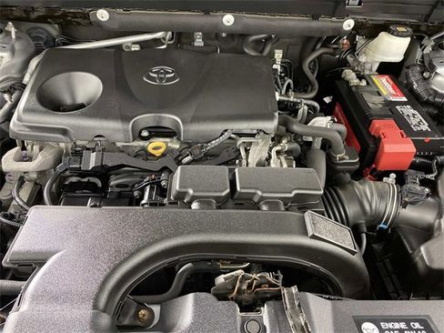 Used 2019 Toyota RAV4 XLE Premium image 33