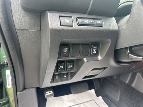 Used 2025 Nissan Frontier PRO-4X w/ Pro Convenience Package AWD/4WD image 16