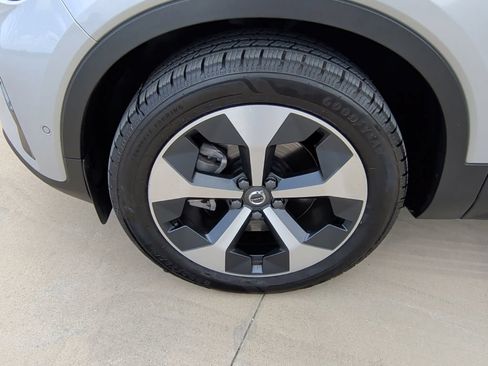 Used 2025 Volvo XC40 B5 Plus AWD/4WD image 44