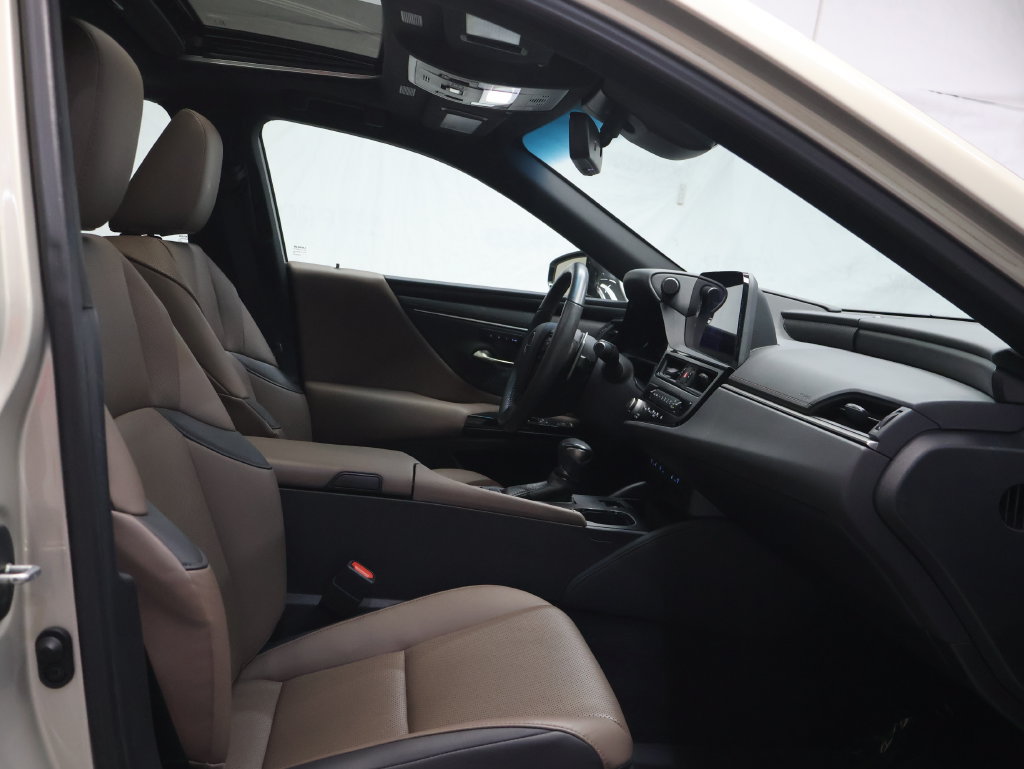 Used 2023 Lexus ES 350 w/ Premium Package FWD image 9