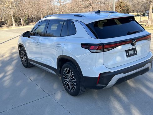 Certified 2025 Volkswagen Tiguan S image 8