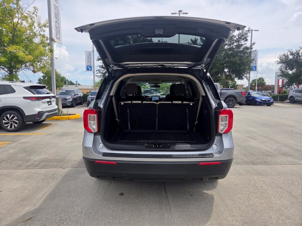 Used 2023 Ford Explorer XLT RWD image 28