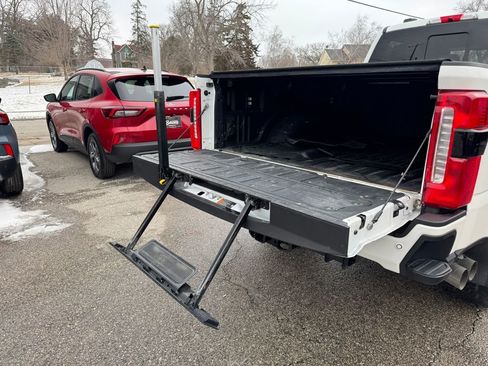 Used 2024 Ford F250 Lariat w/ Lariat Ultimate Package image 14