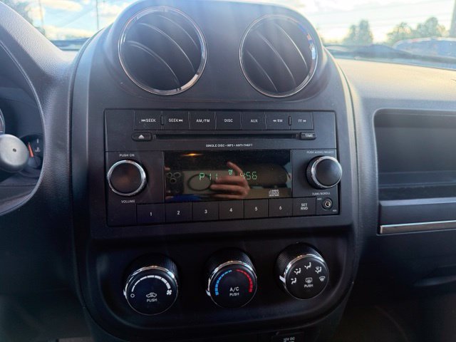 Used 2015 Jeep Patriot Sport AWD/4WD image 16