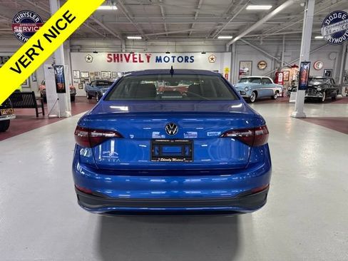 Used 2024 Volkswagen Jetta SE FWD image 4